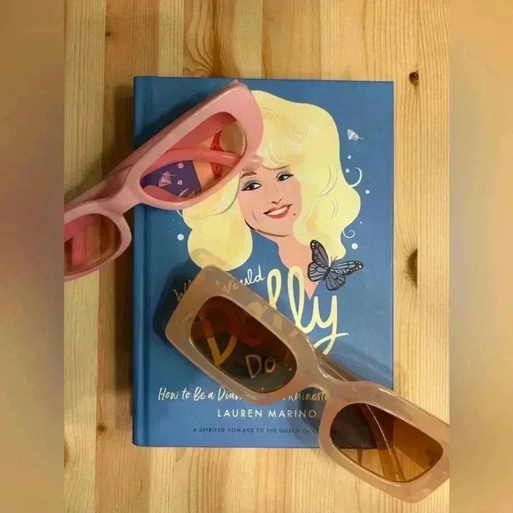 Plastic Pink Sunglasses Set of Two Weekend Party Fun Spring-break Summer Girly - Picture 1 of 7